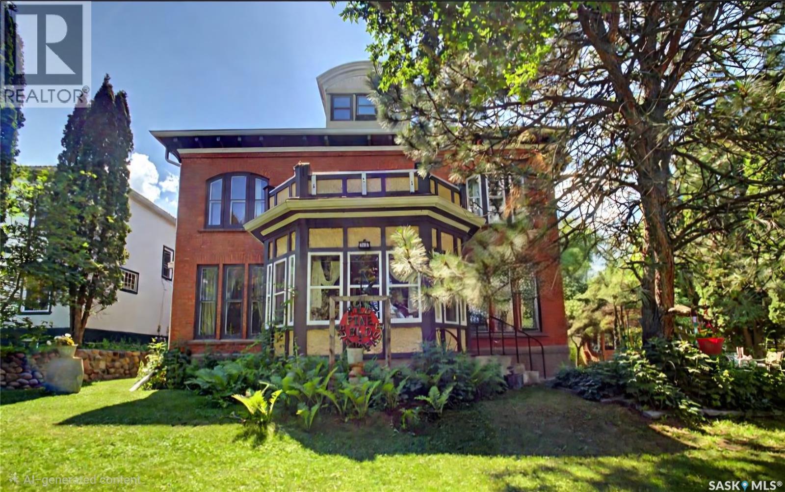 313 19th STREET W