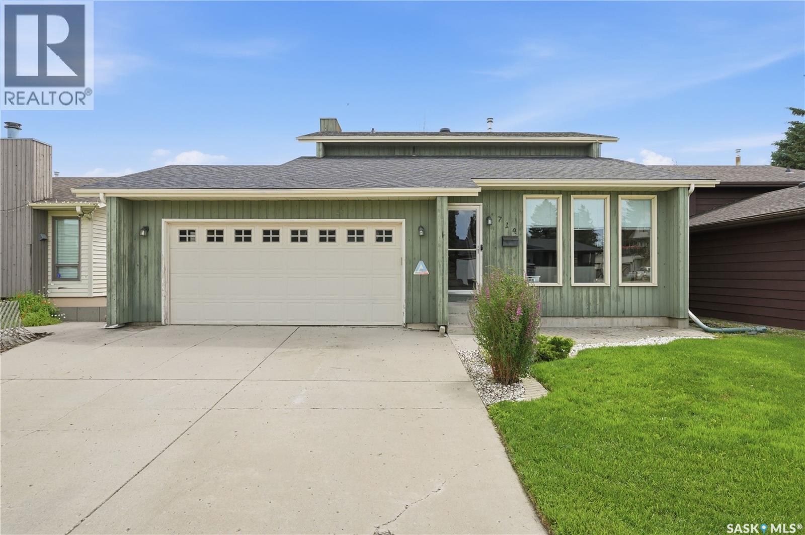 714 Delaronde CRESCENT