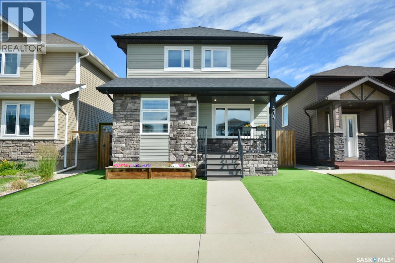 414 Veltkamp CRESCENT