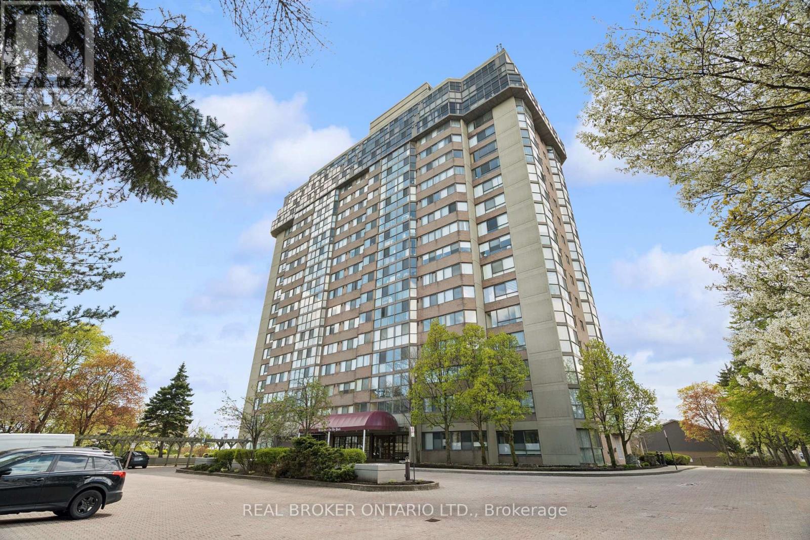 503 - 880 DUNDAS STREET W