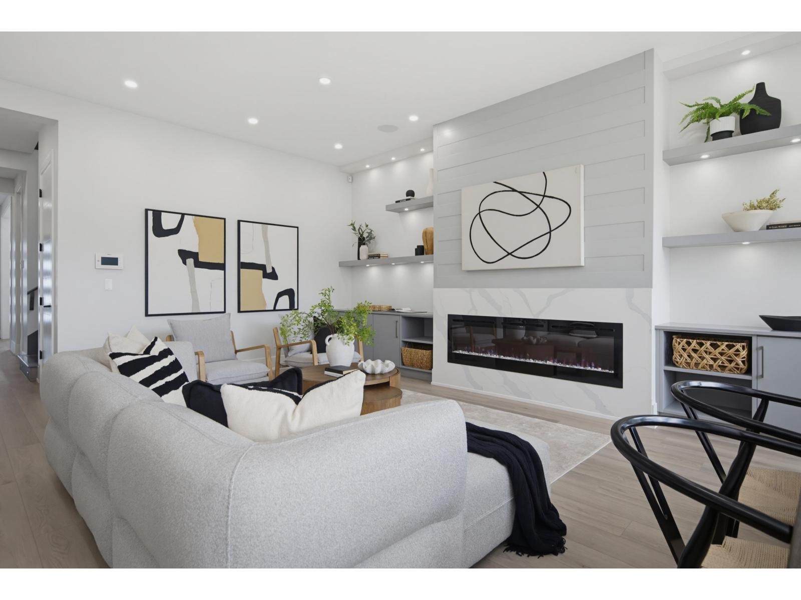 For sale: 8376 209B STREET, Langley, British Columbia V2Y4K4