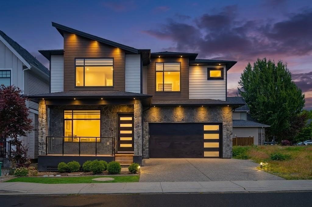 For sale: 8376 209B STREET, Langley, British Columbia V2Y4K4