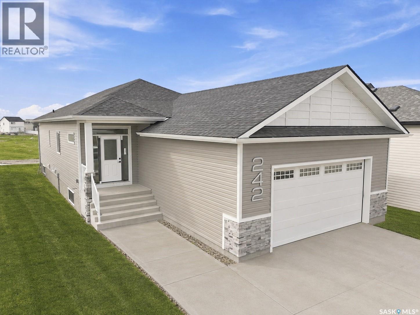 242 Doran WAY