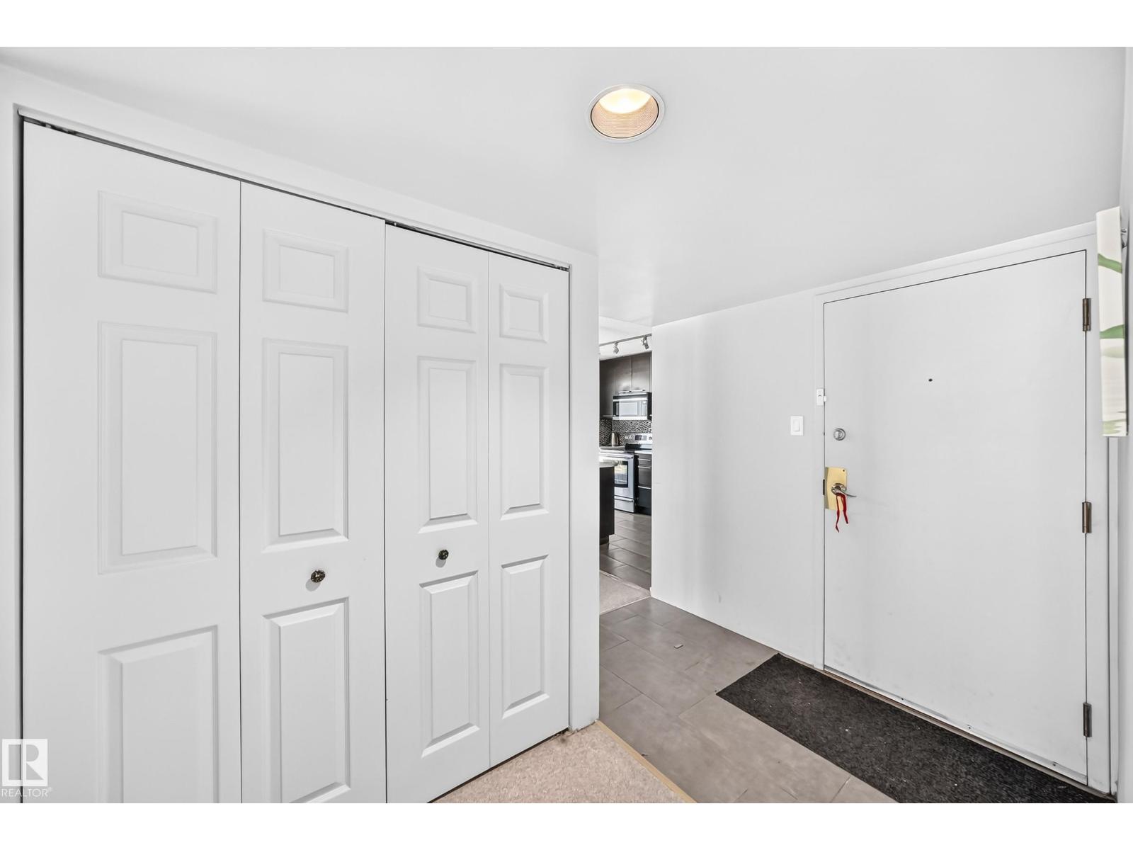 For sale: #1802 11027 87 AV NW, Edmonton, Alberta T6G2P9