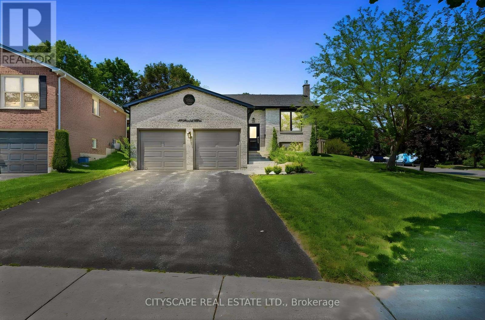 44 STONEHILL BOULEVARD