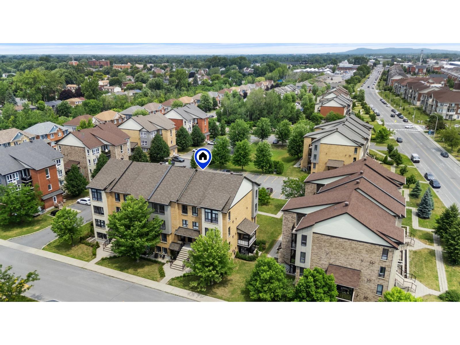 For sale: 6255 Rue Charpentier, #7, Brossard, Quebec J4Z0L8