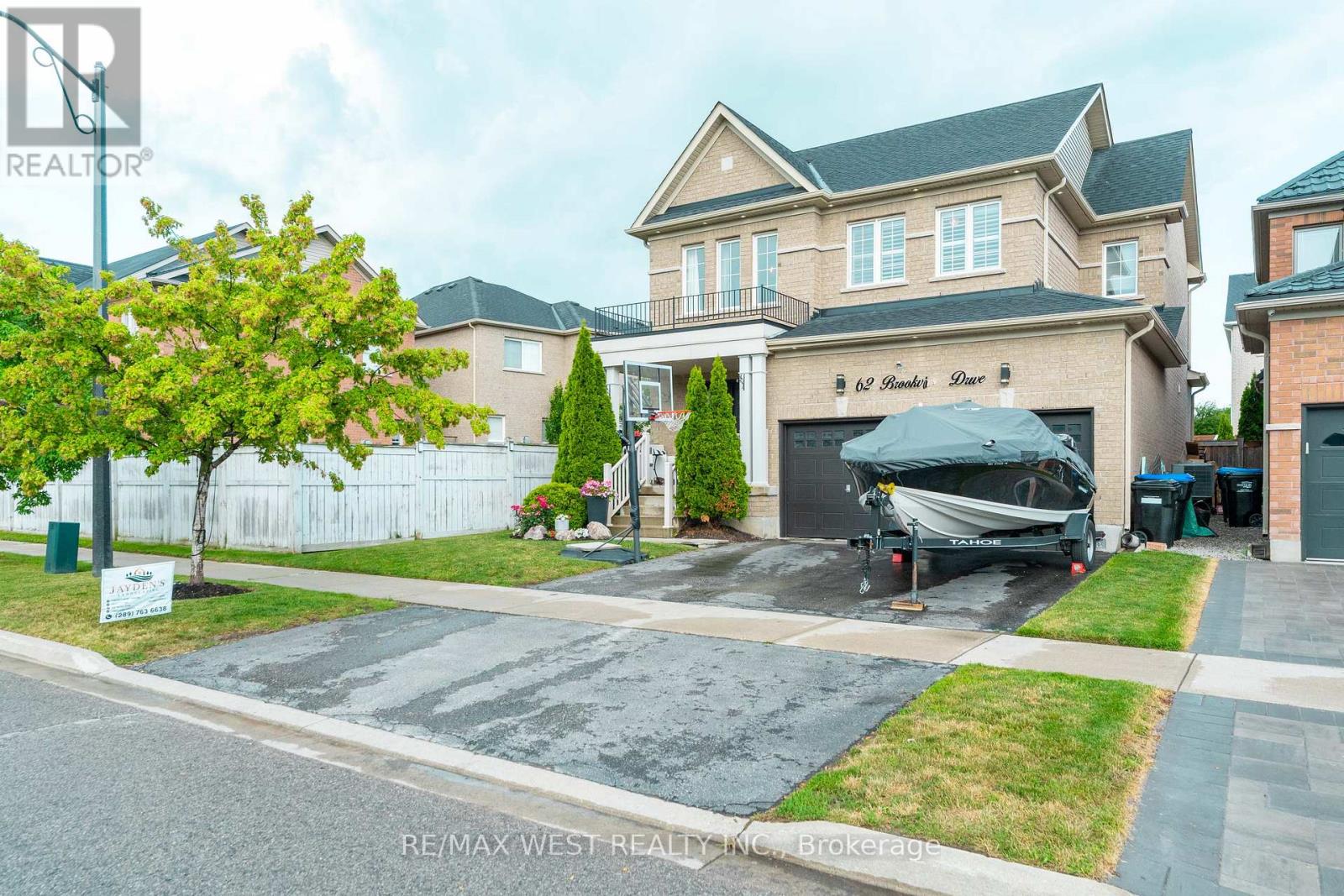 For sale: 62 BROOKVIEW DRIVE, Bradford West Gwillimbury (Bradford