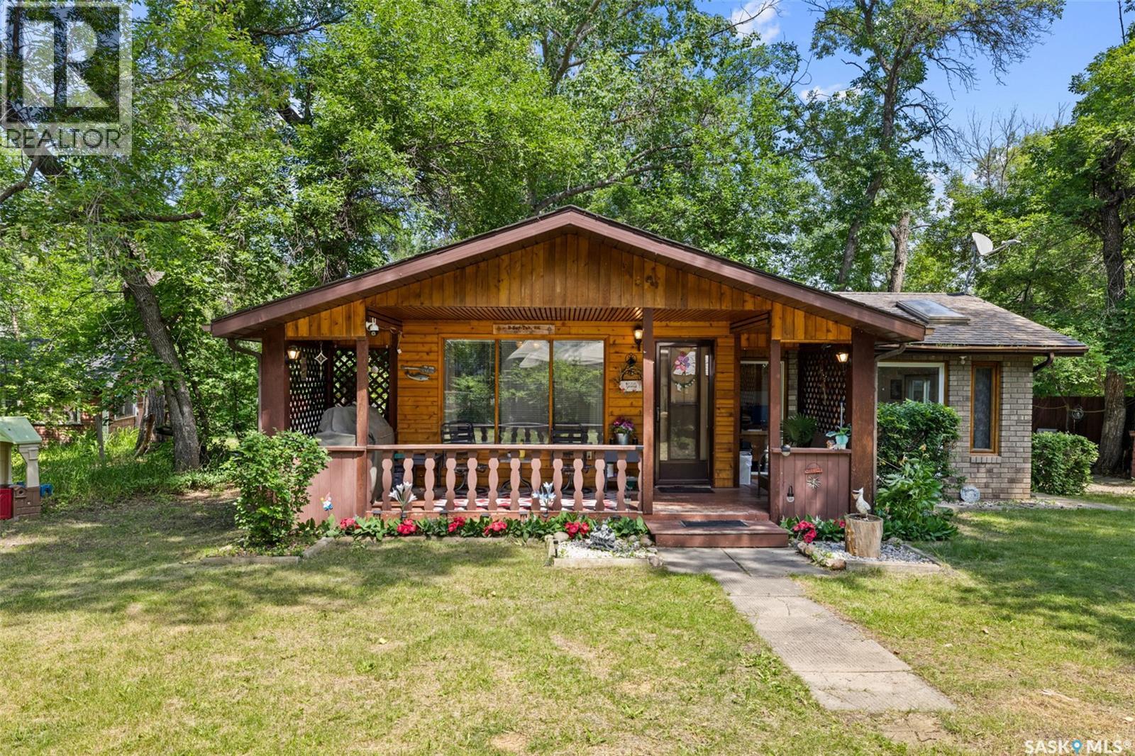 31 F-2 Smales CRESCENT