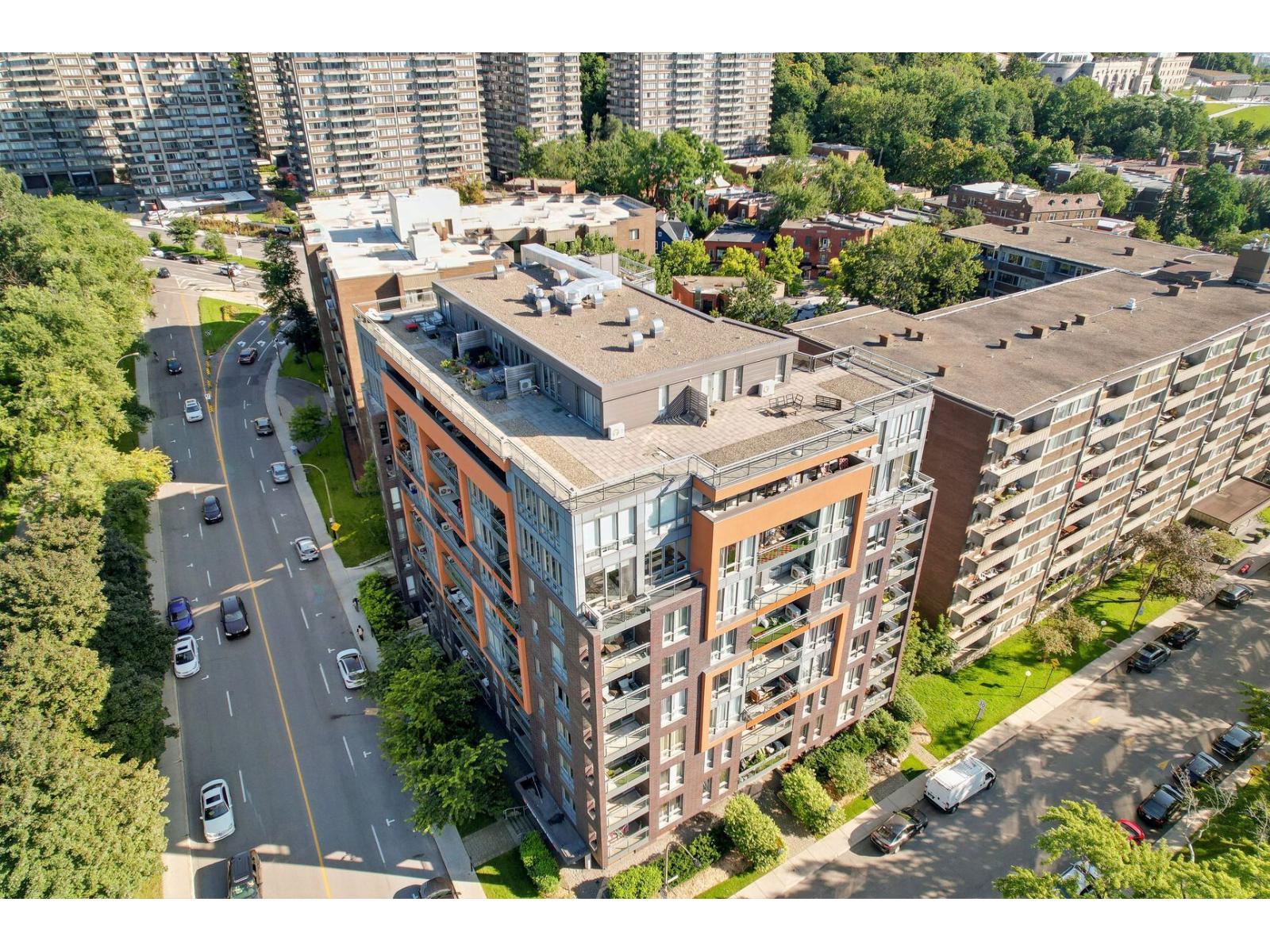 3300 Av. Troie