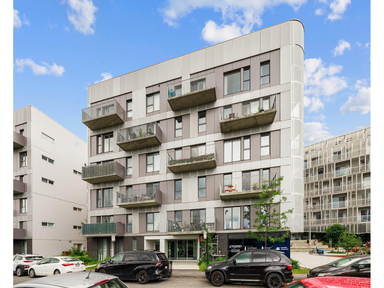 4240 Rue Augustin-Frigon