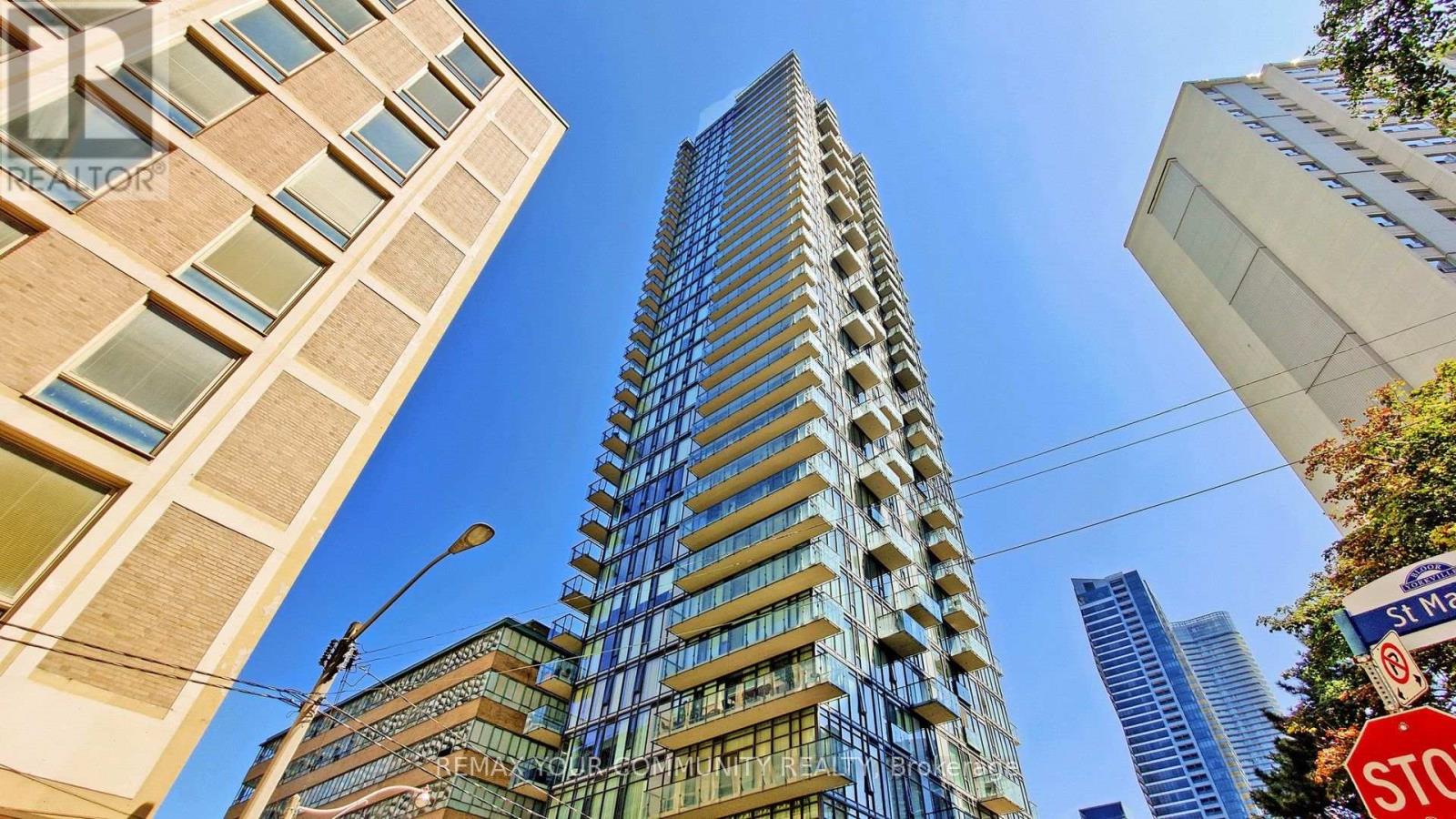 2804 - 75 ST NICHOLAS STREET