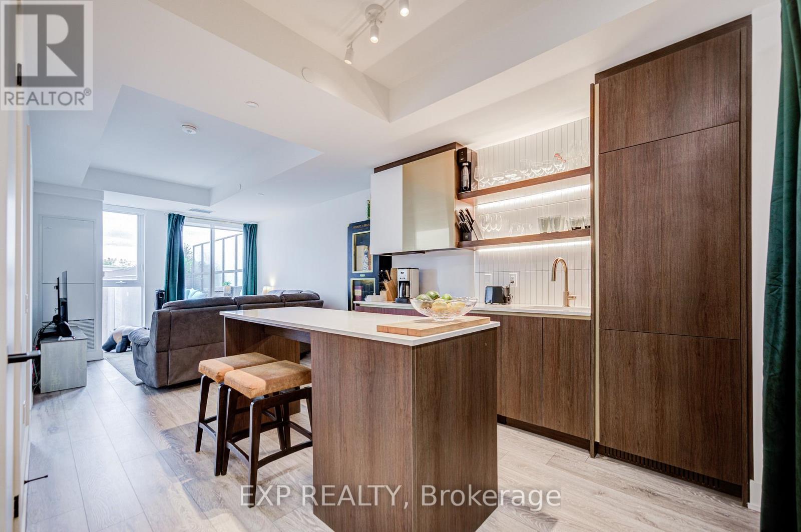 211 - 1285 QUEEN STREET E