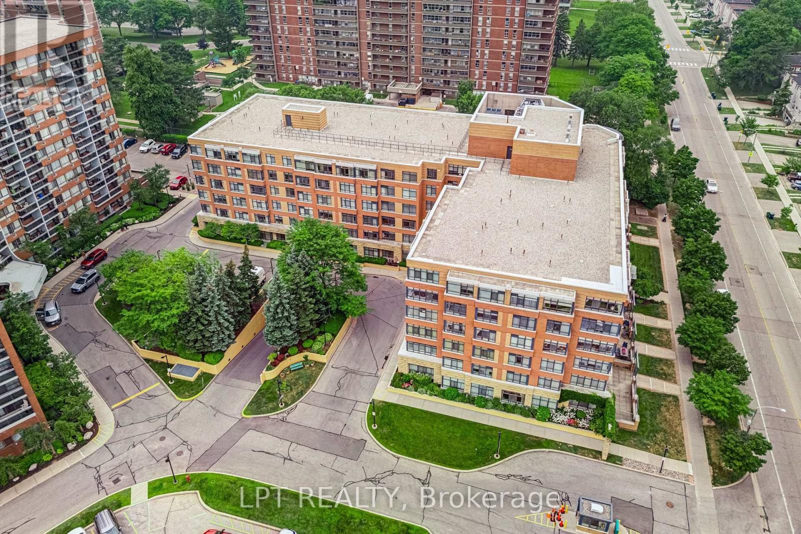 216 - 115 BONIS AVENUE