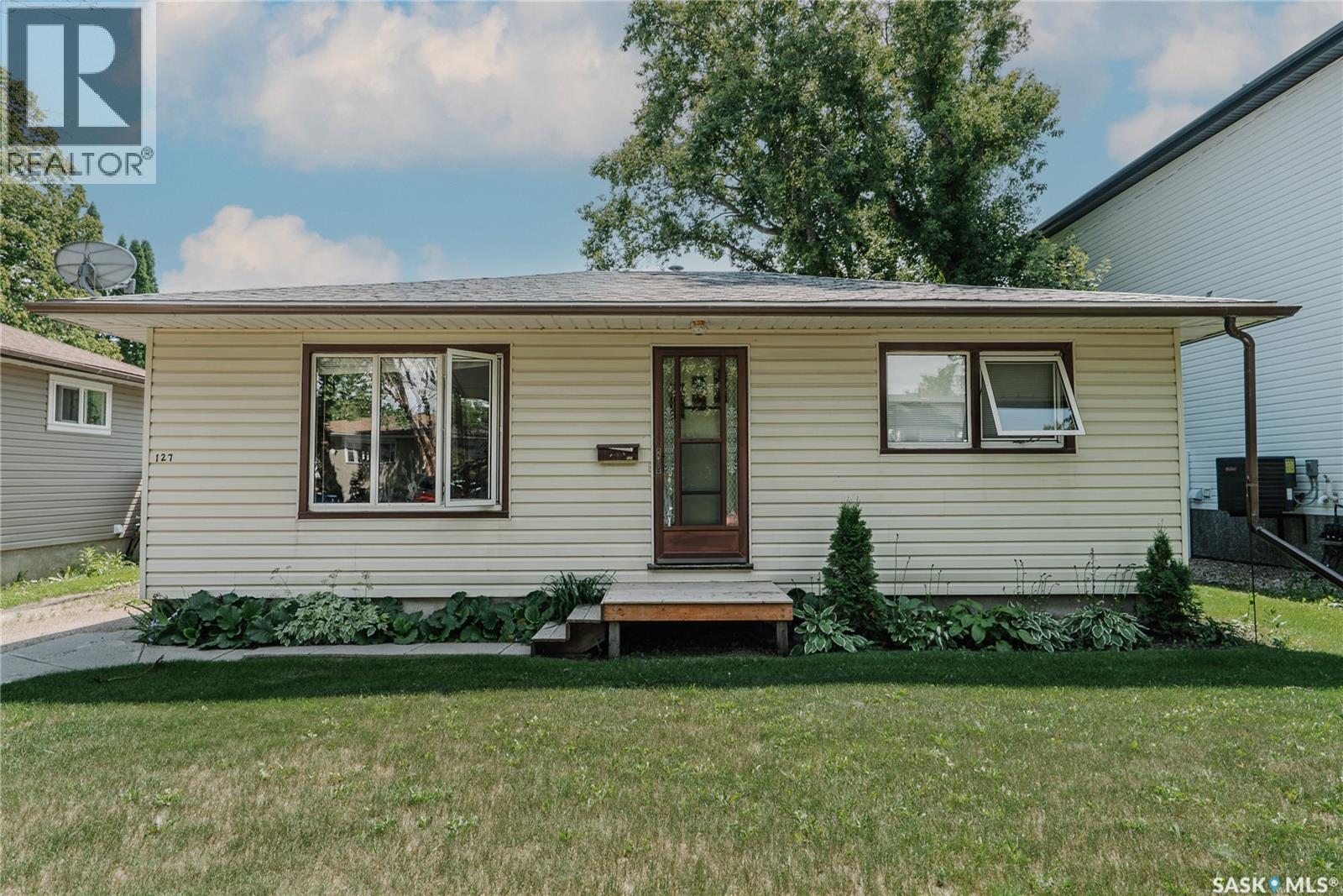 127 107th STREET W
