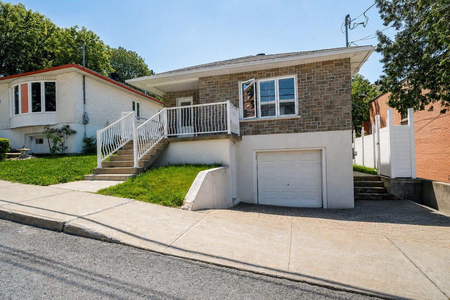 11862 Av. Savard