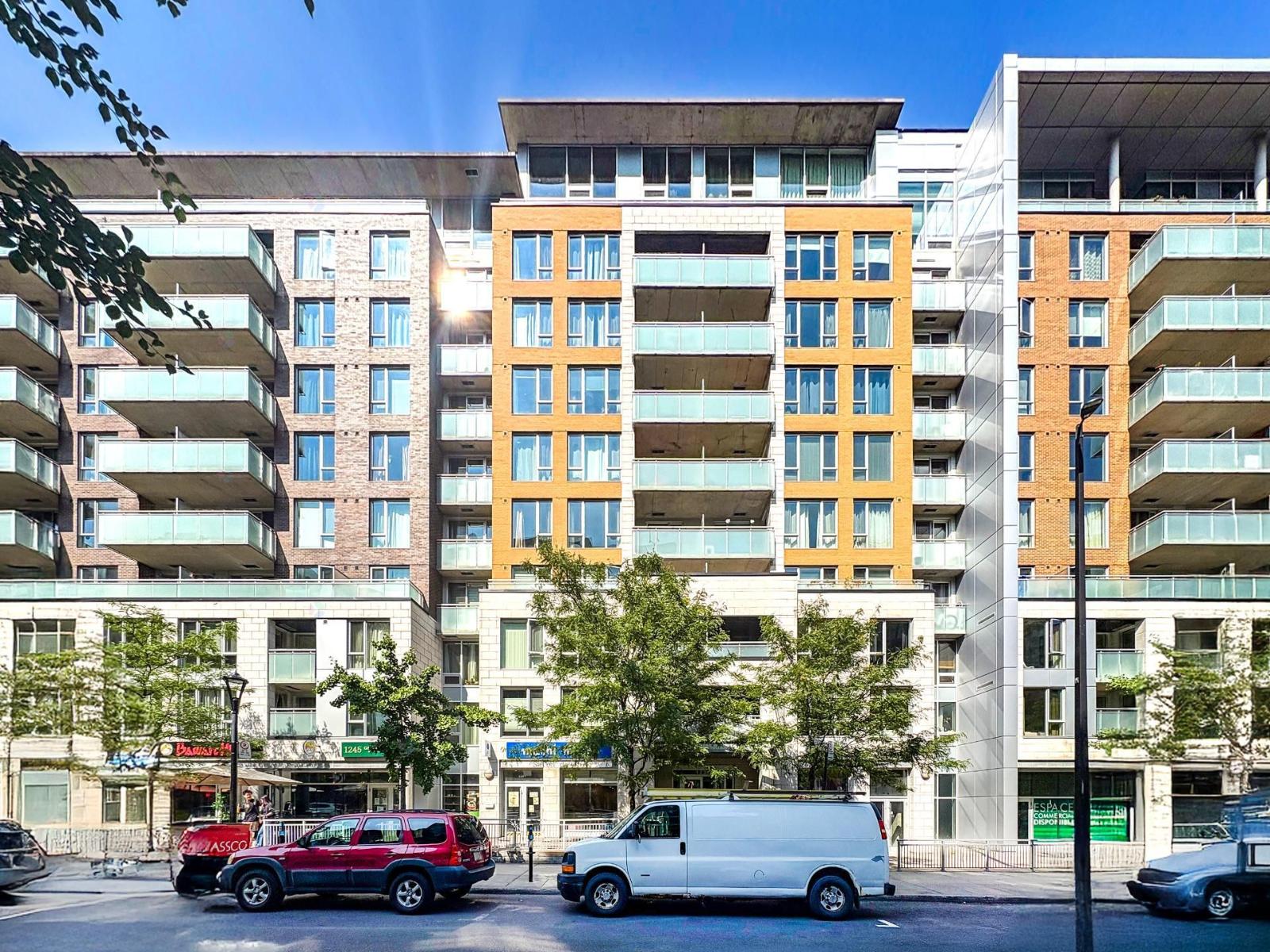 1235 Rue Bishop