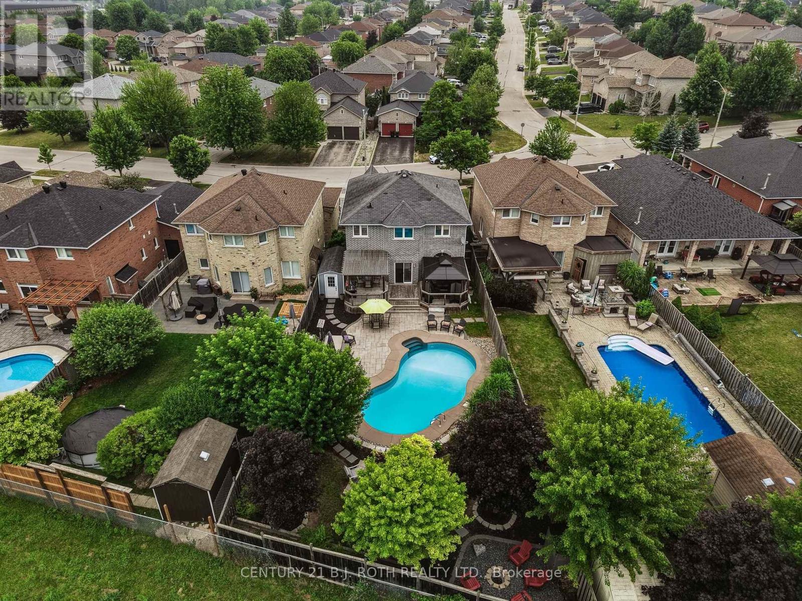 For sale: 96 PENVILL TRAIL, Barrie (Ardagh), Ontario L4N5S3