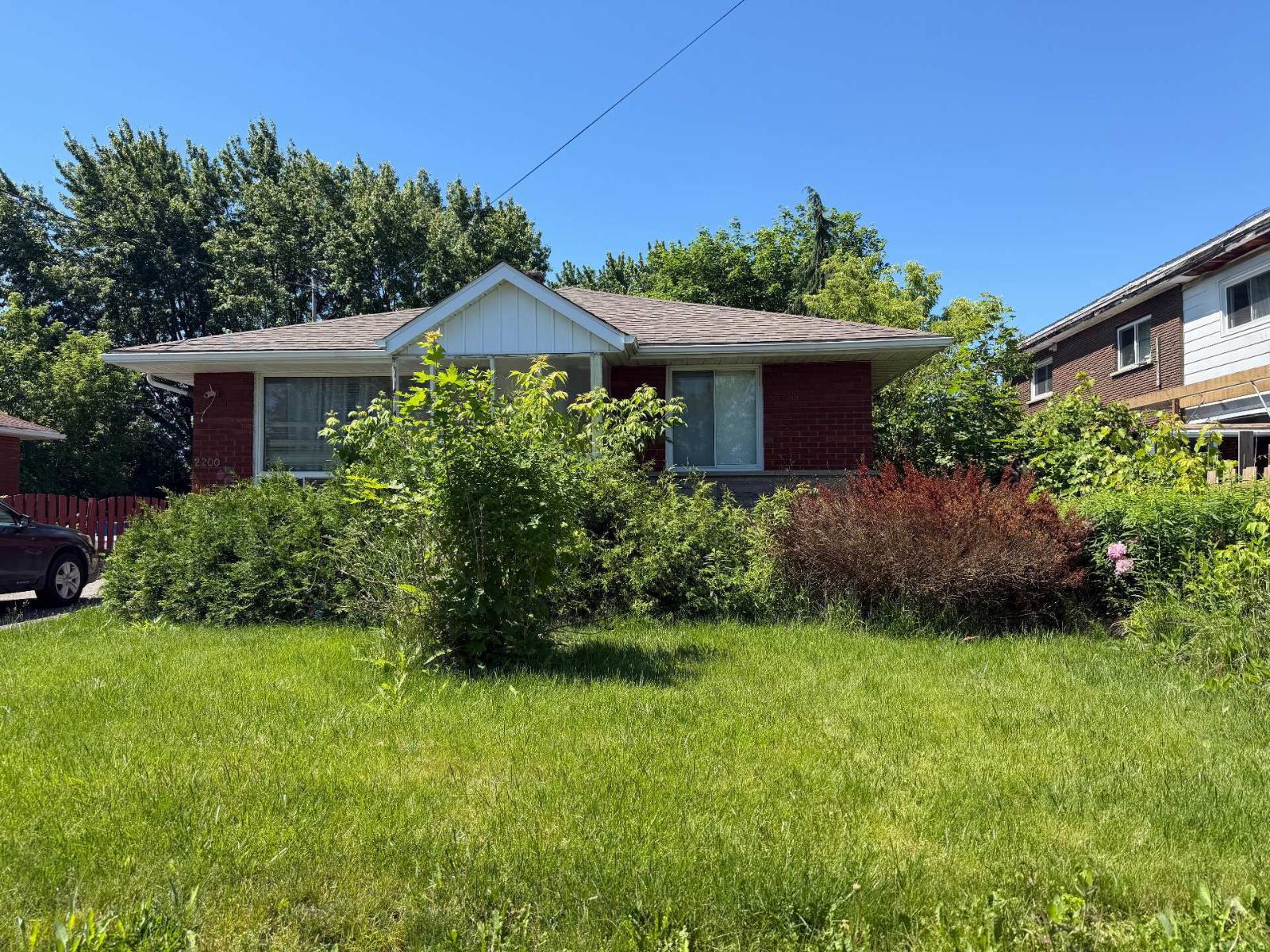 2200 Rue Arbour