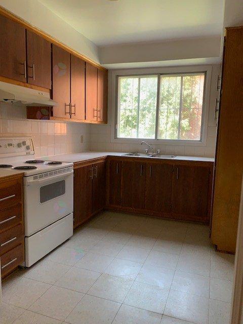 6915 Av. Fielding