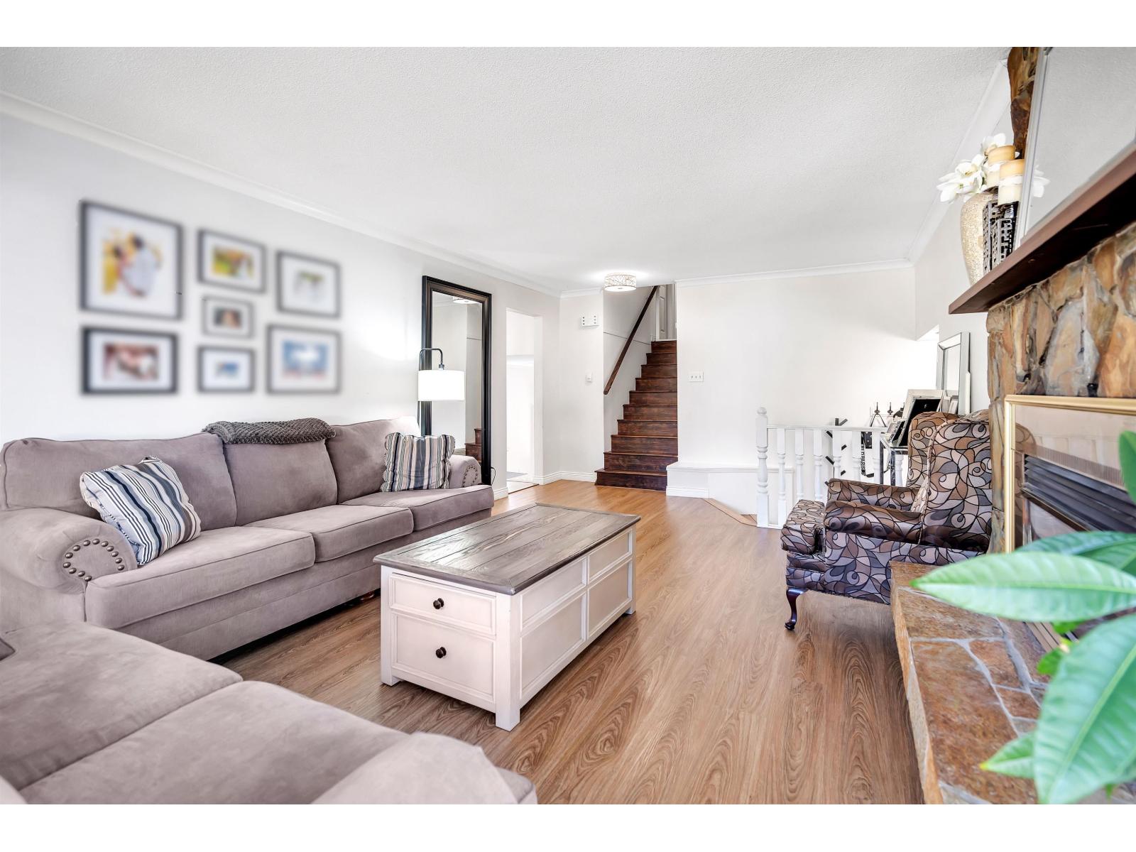 For sale: 14596 89 AVENUE, Surrey, British Columbia V3R8B2