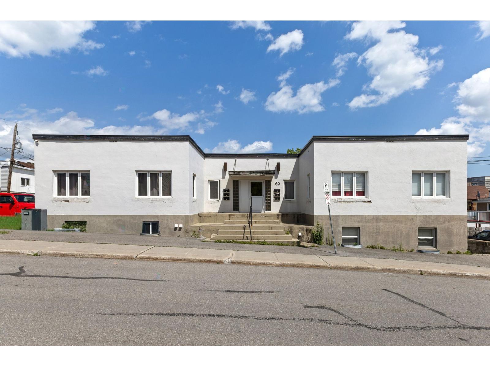 60 Rue de Carillon · 11-unit multifamily, Gatineau