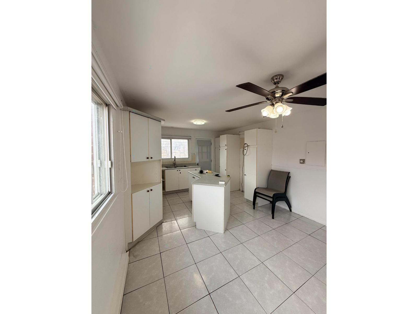 7690 Rue Millet