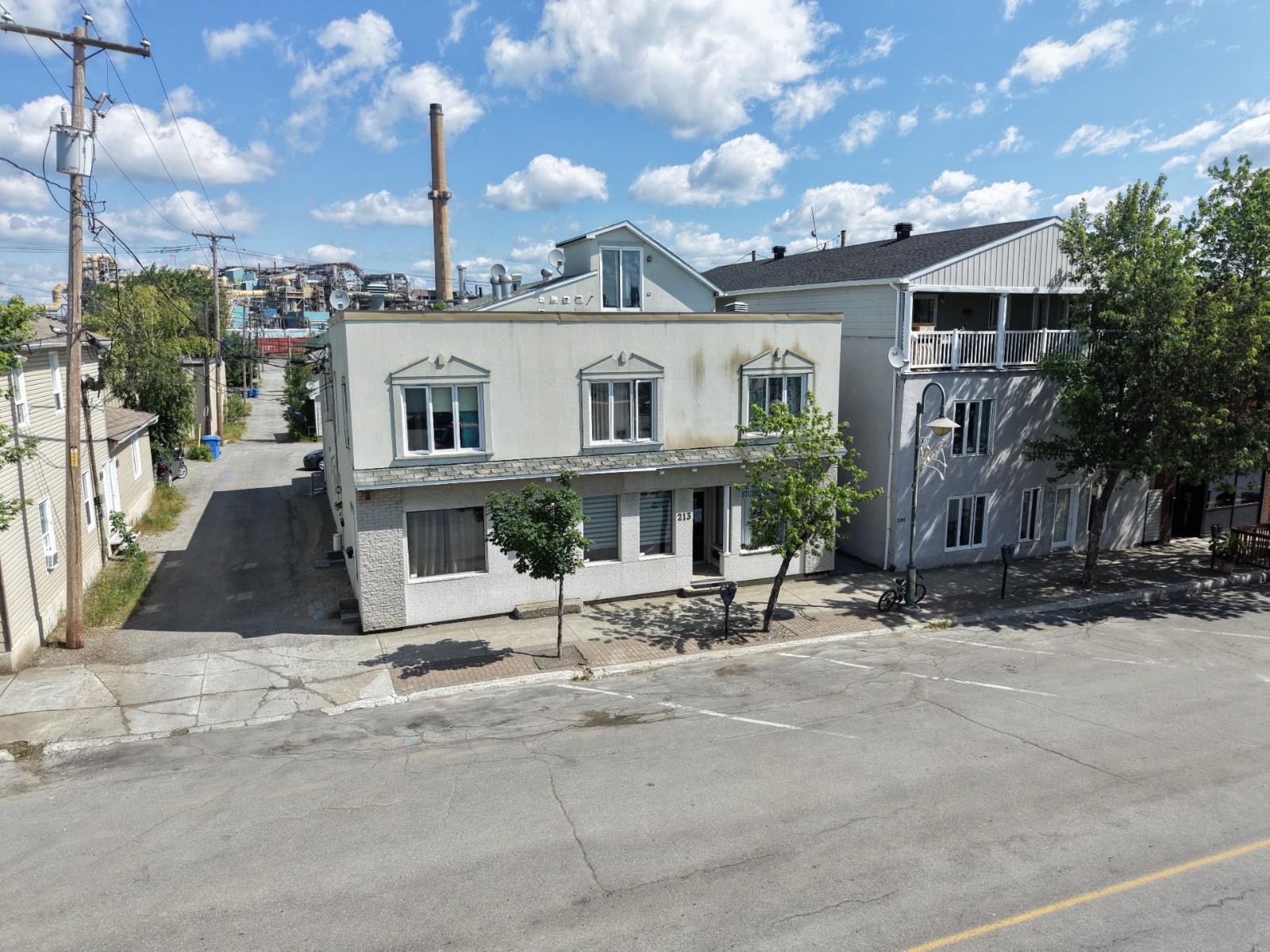 213-215 Av. Carter — photo 1