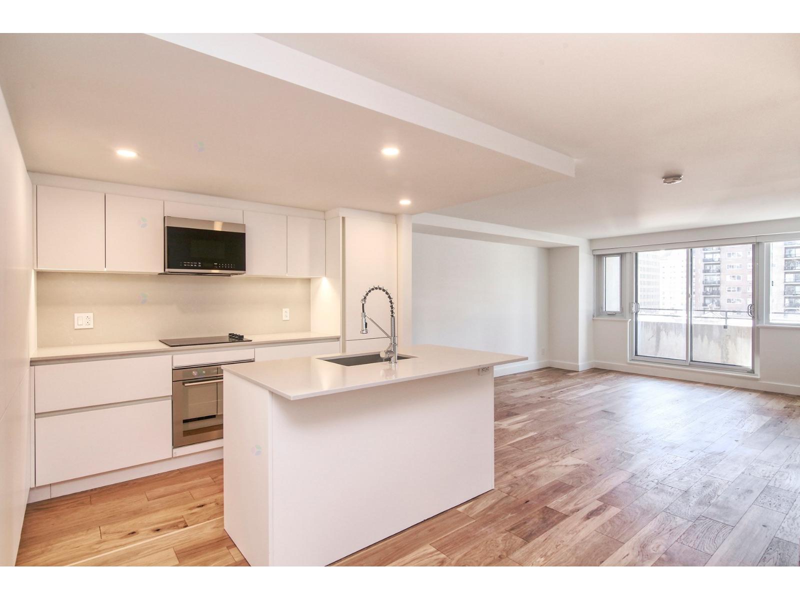 3460 Rue Peel