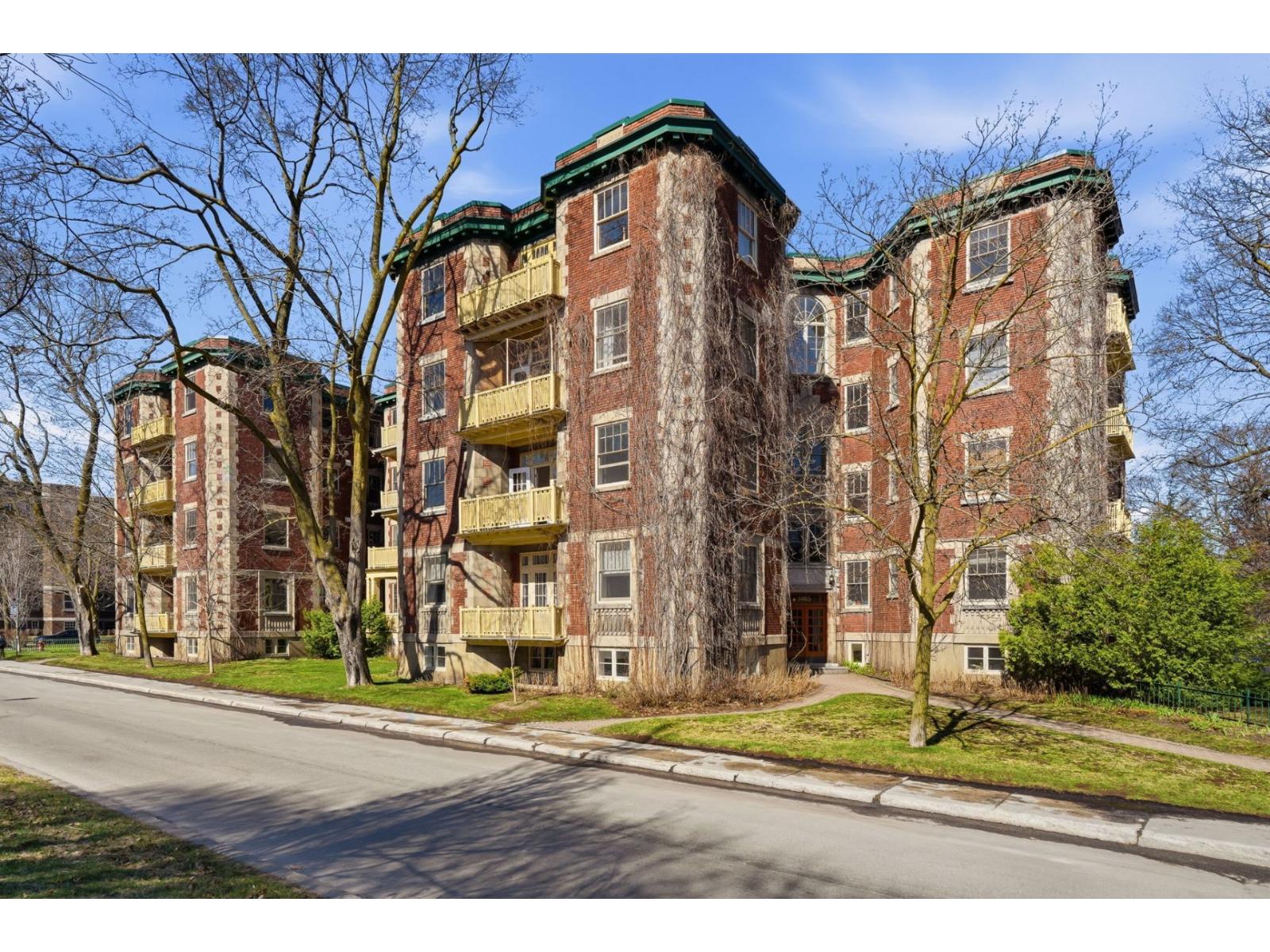 1465 Av. Bernard