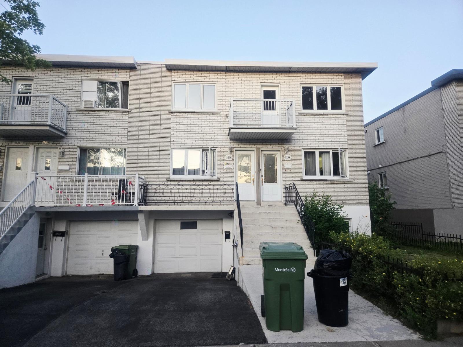 8296 Rue Dora