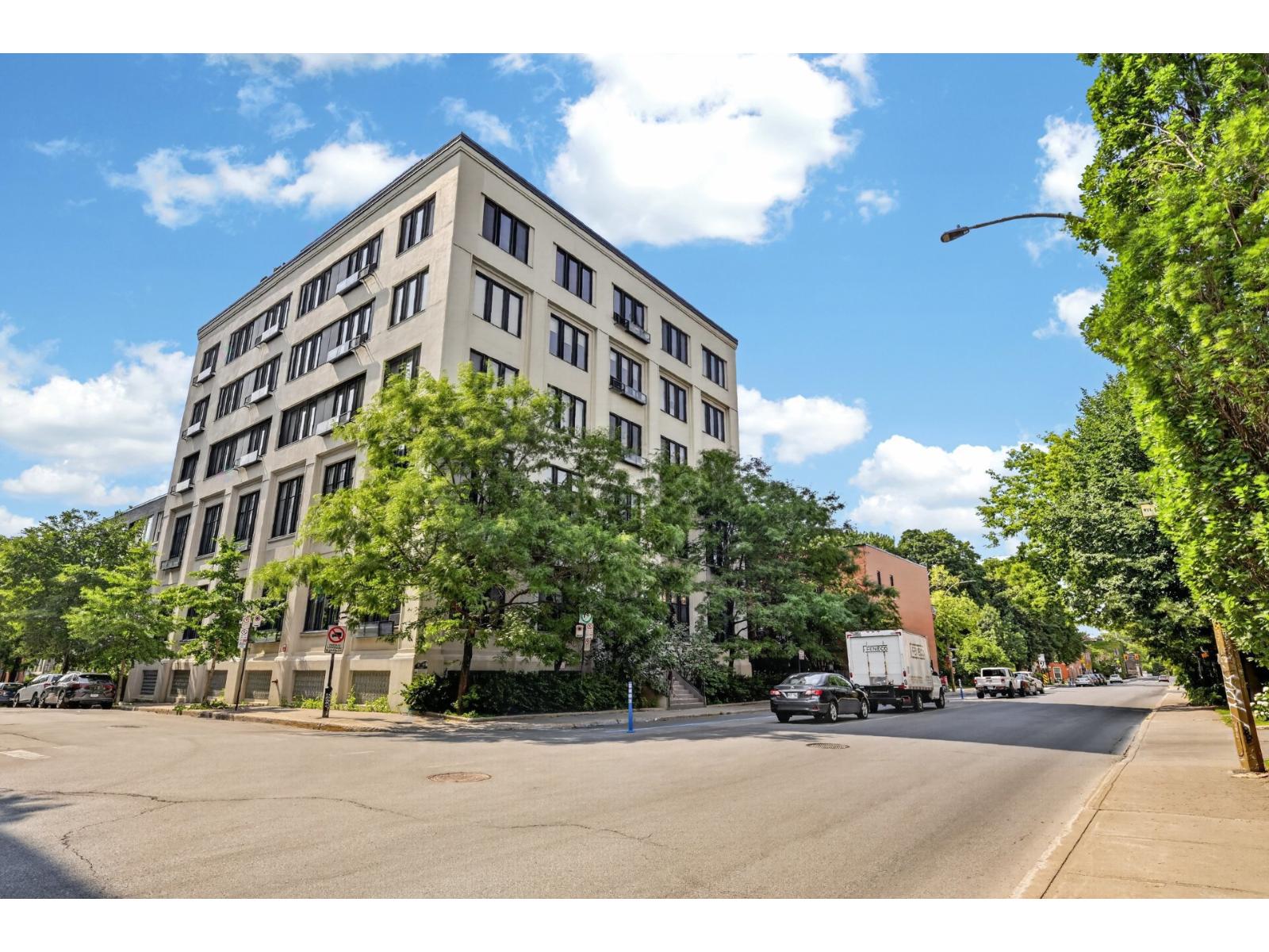 3810 Rue St-Antoine O.