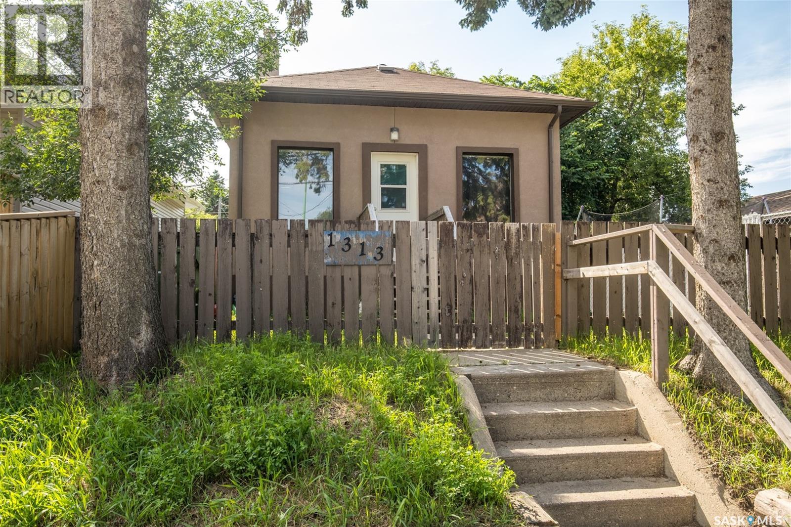 1313 6th AVENUE W