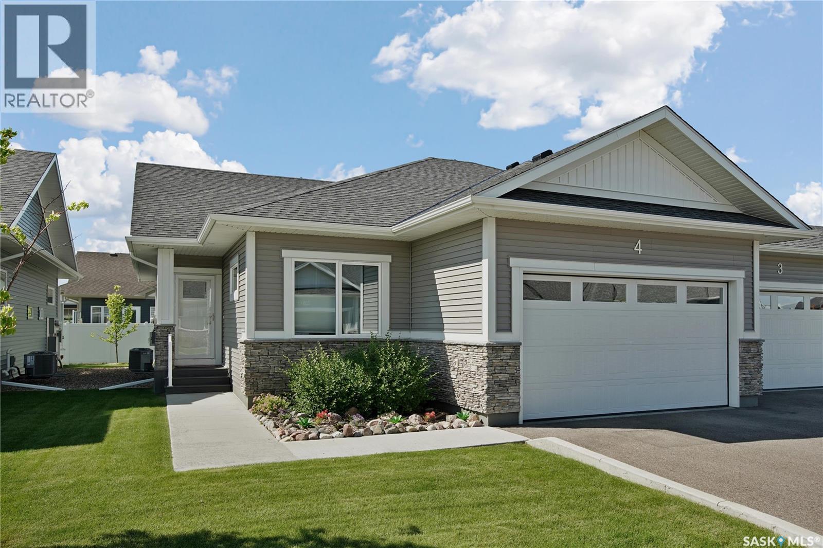 4 437 Palmer CRESCENT