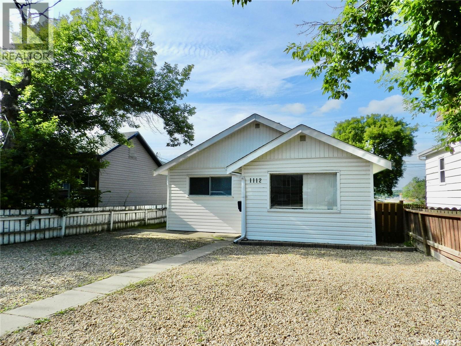 1112 Lillooet STREET W