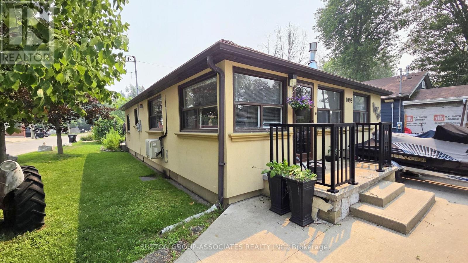 1099 POPLAR DRIVE