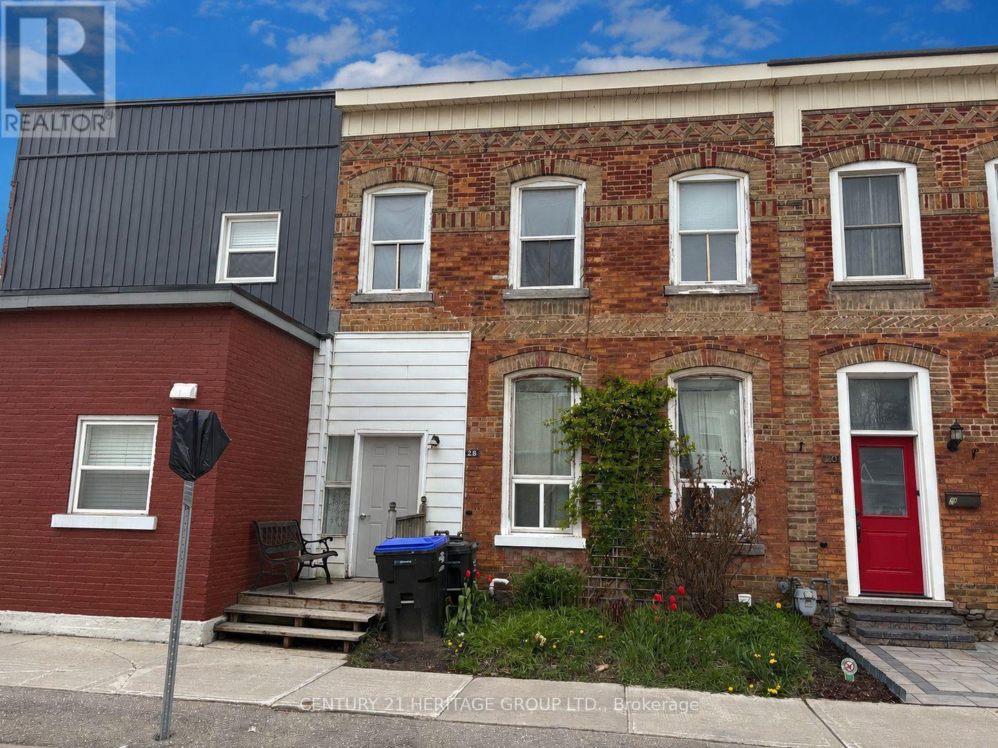 28 QUEEN STREET N