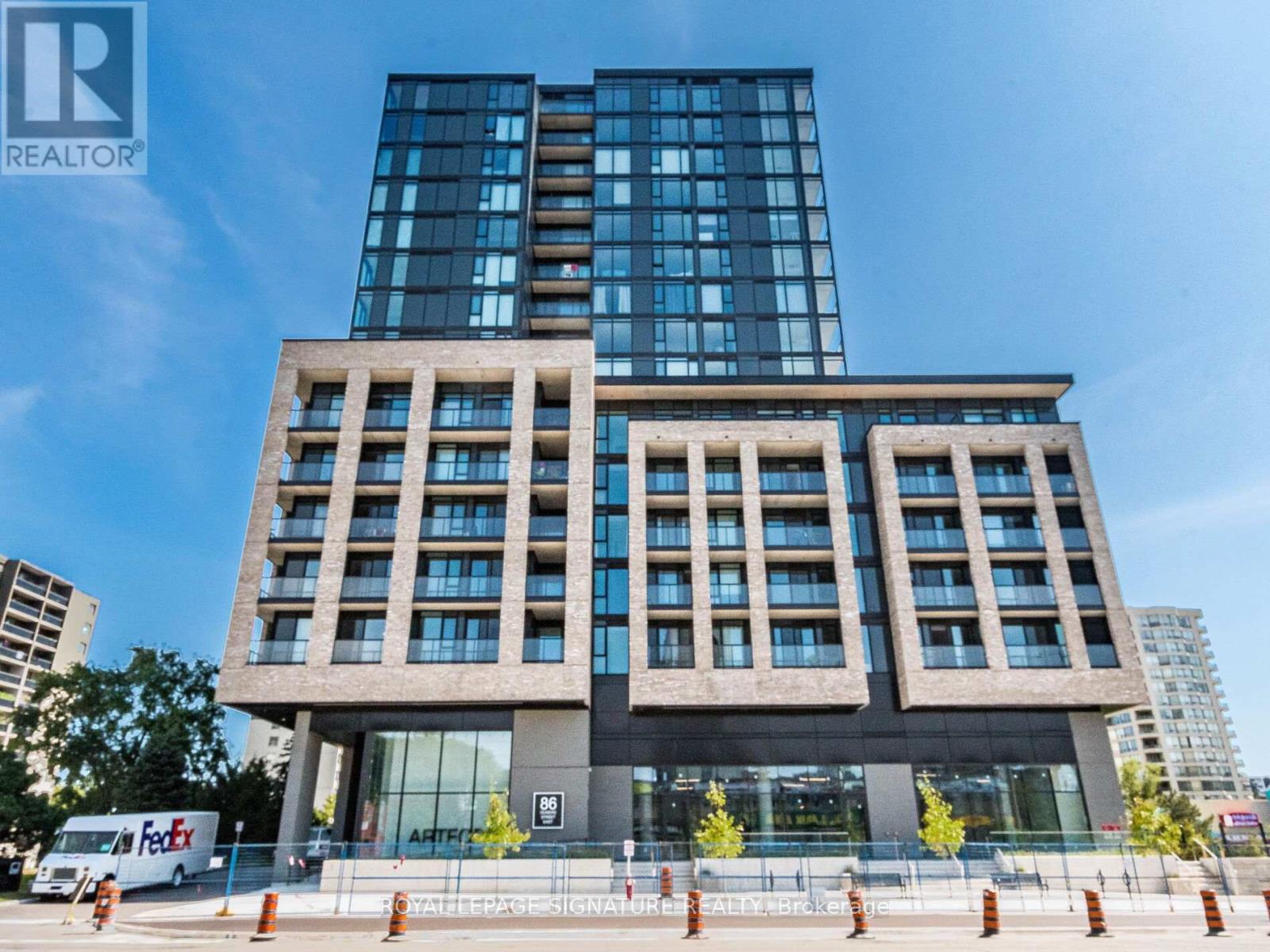 622 - 86 DUNDAS STREET E