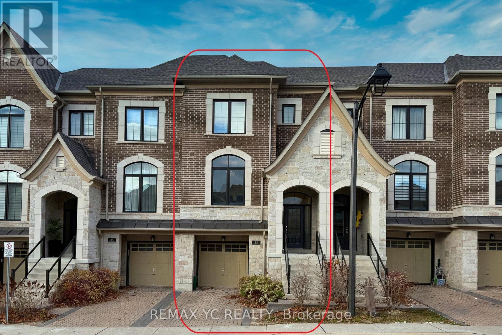 33 DUNCOMBE LANE