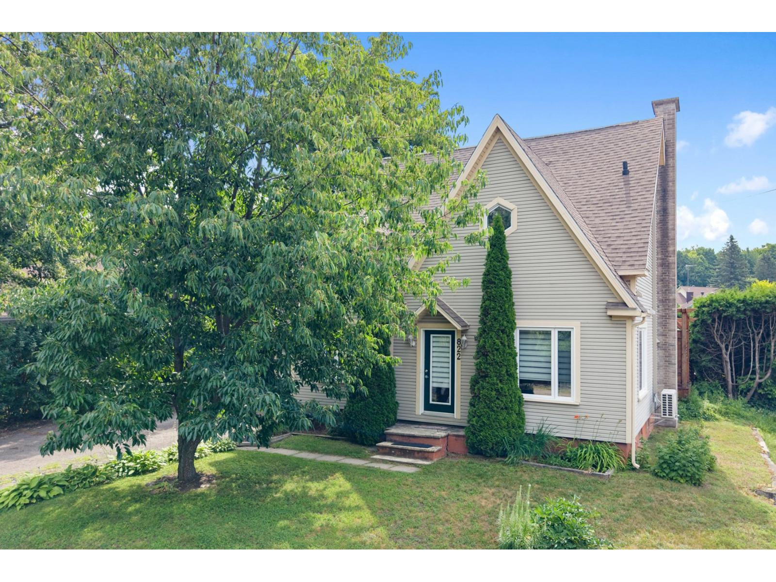 822 Rue Principale