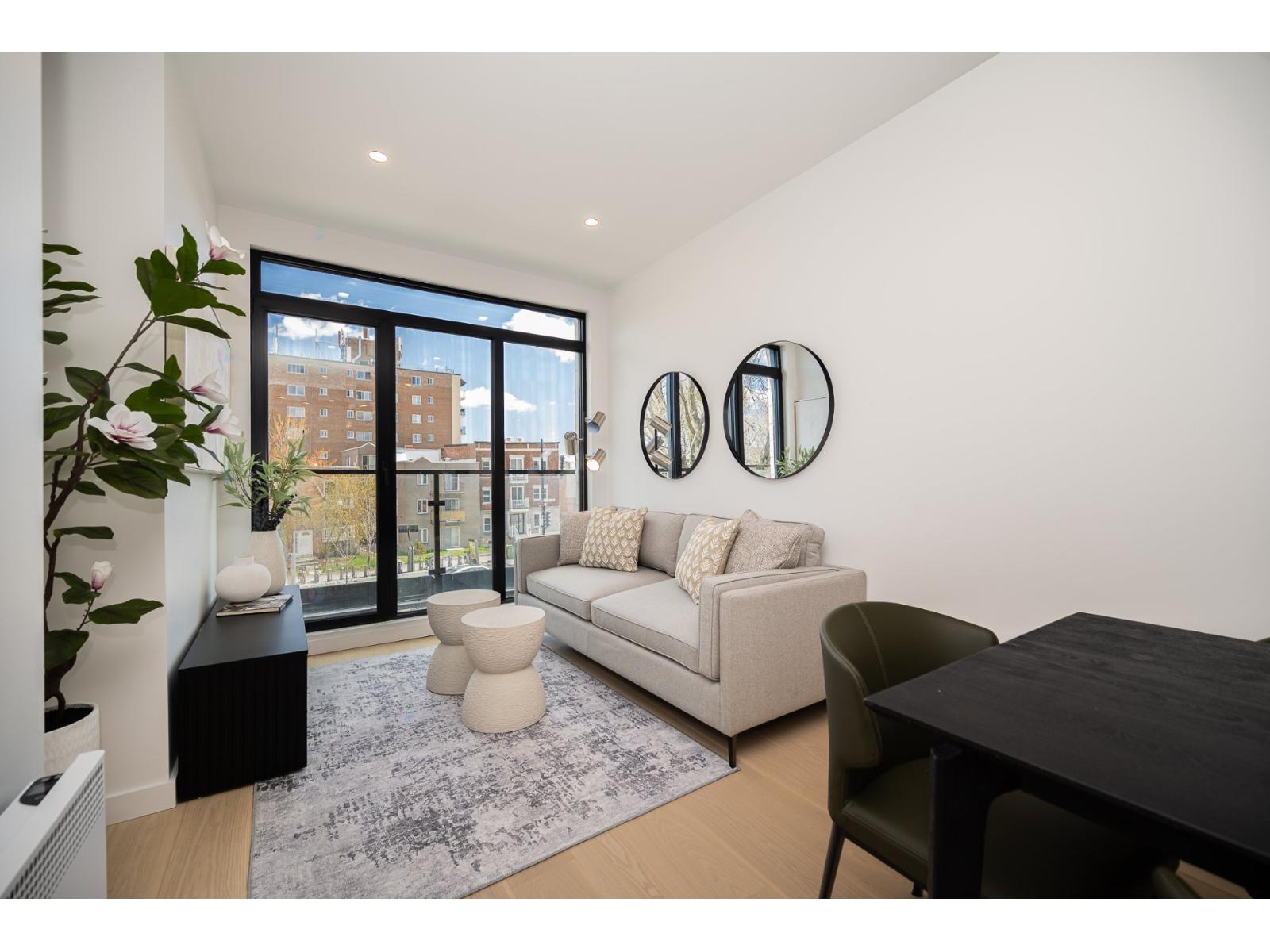 2573Z Rue Sherbrooke E.