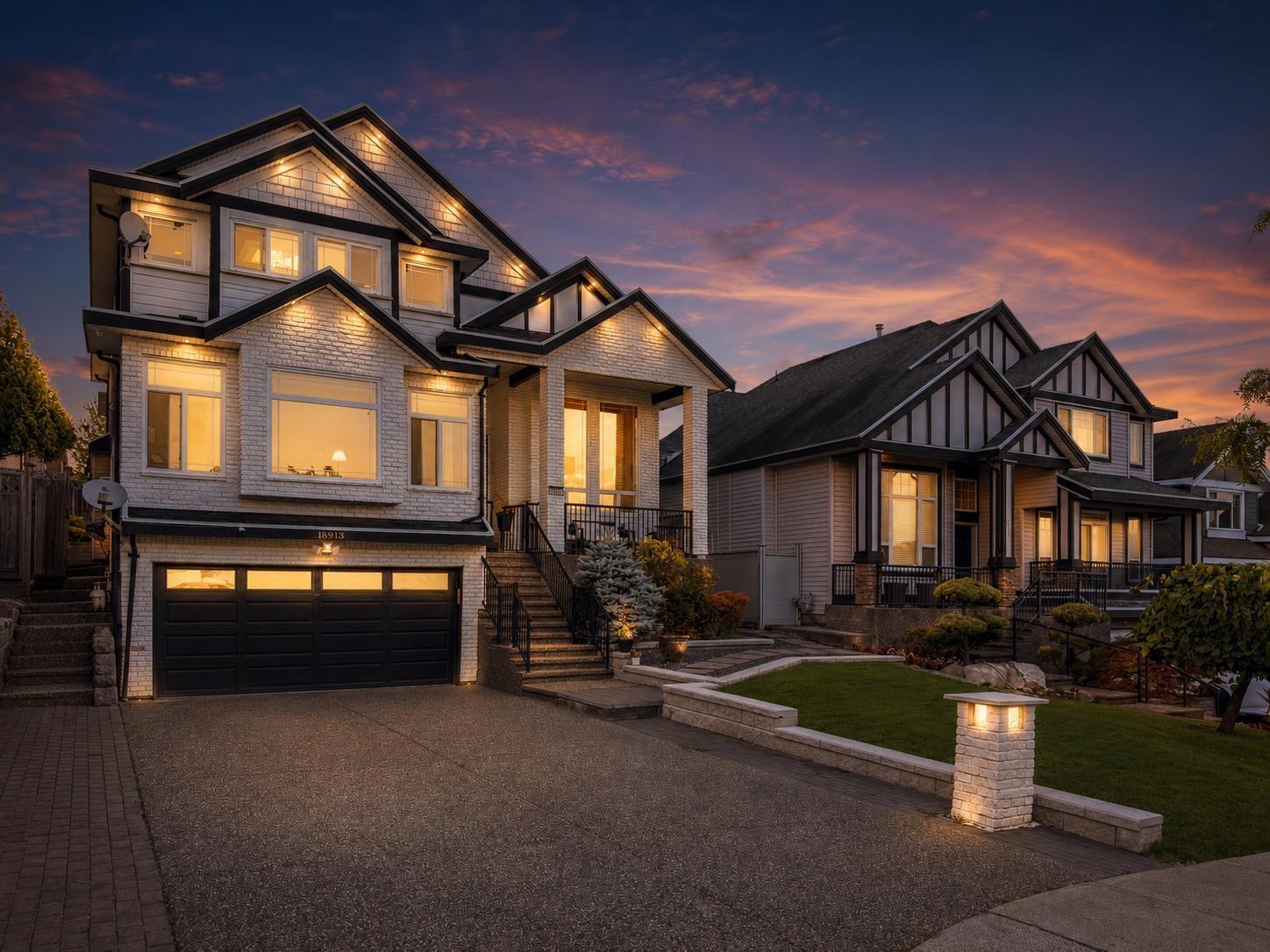 トゥエンティページ For sale: 18913 54A AVENUE, Surrey, British Columbia V3S6R4