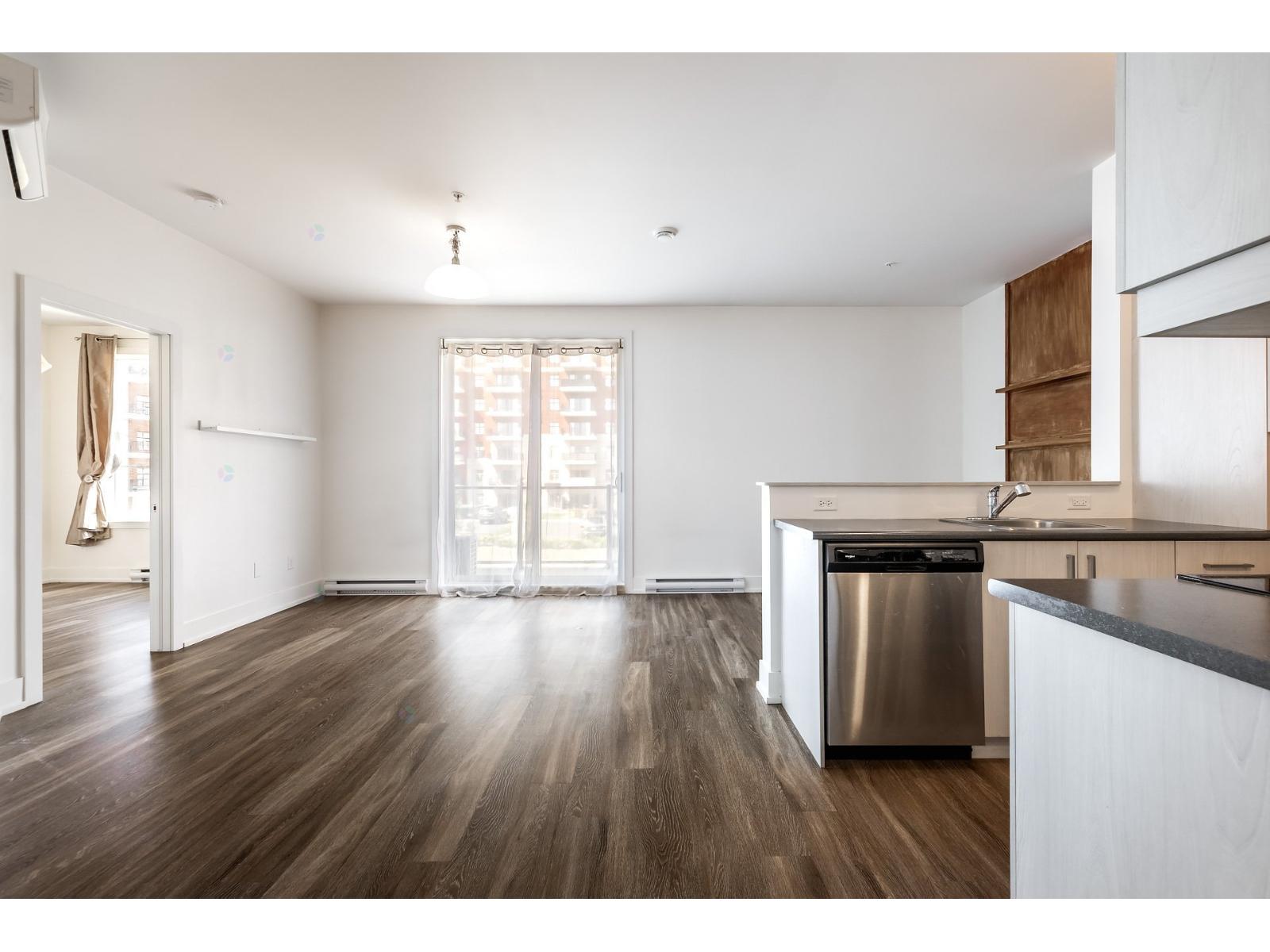 7085 Rue de Lunan