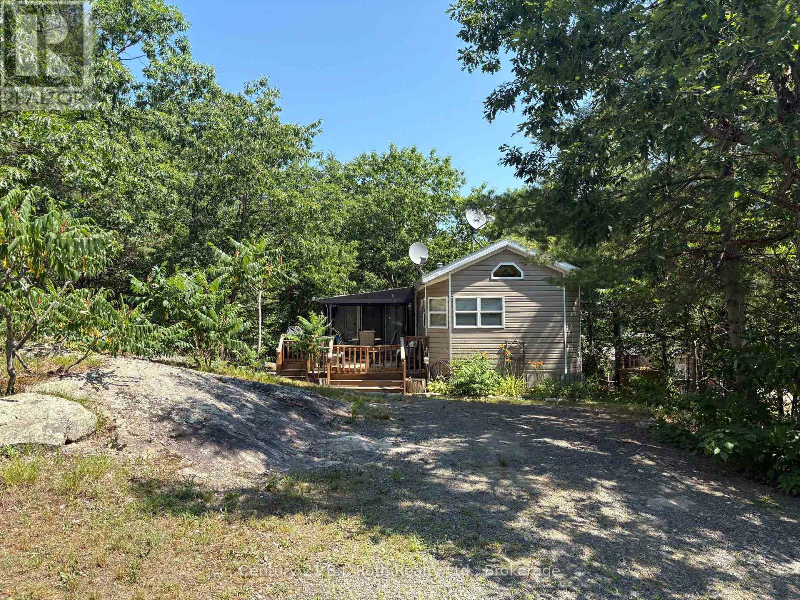 11 MAPLE RIDGE - 1336 SOUTH MORRISON LAKE ROAD