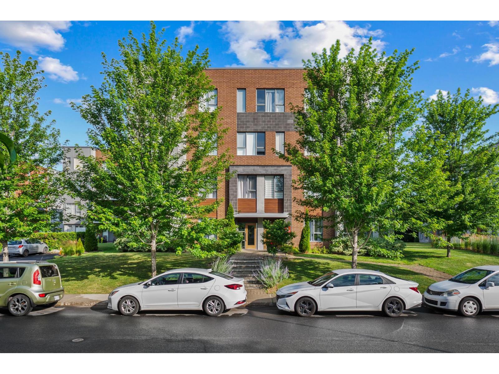 1440 Rue Gaston-Véronneau