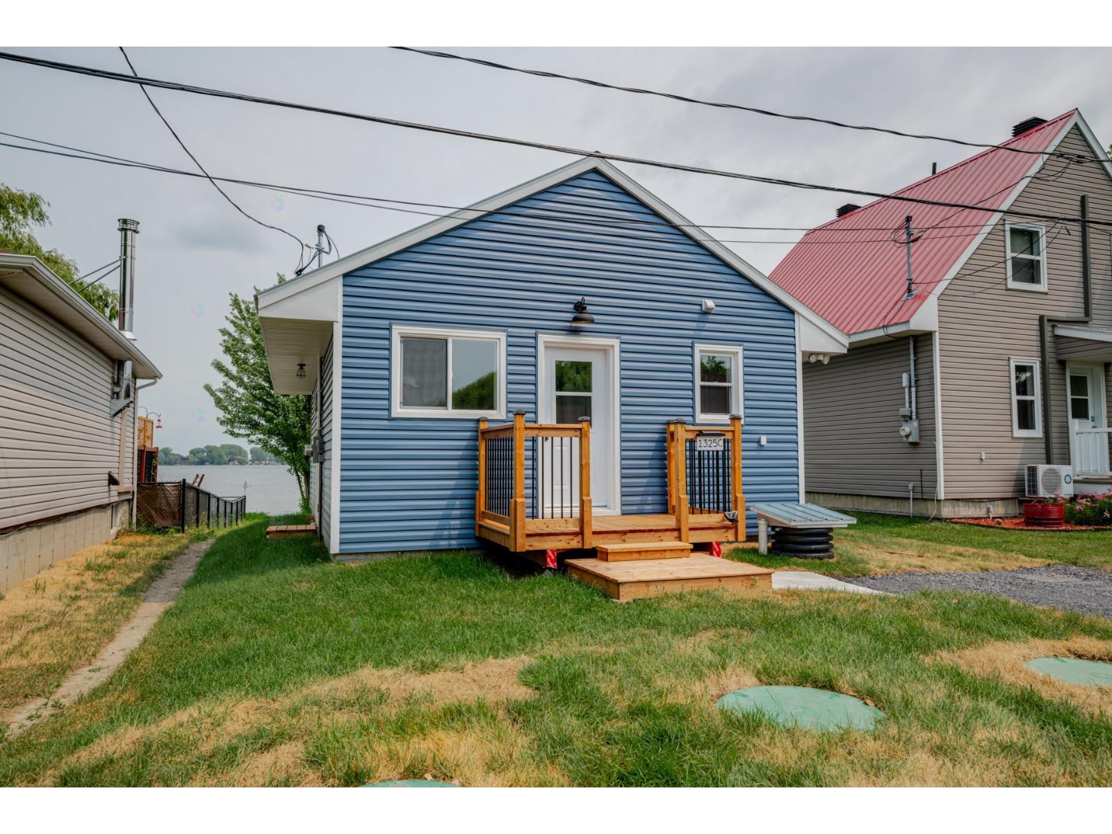 1325C 1re Rue