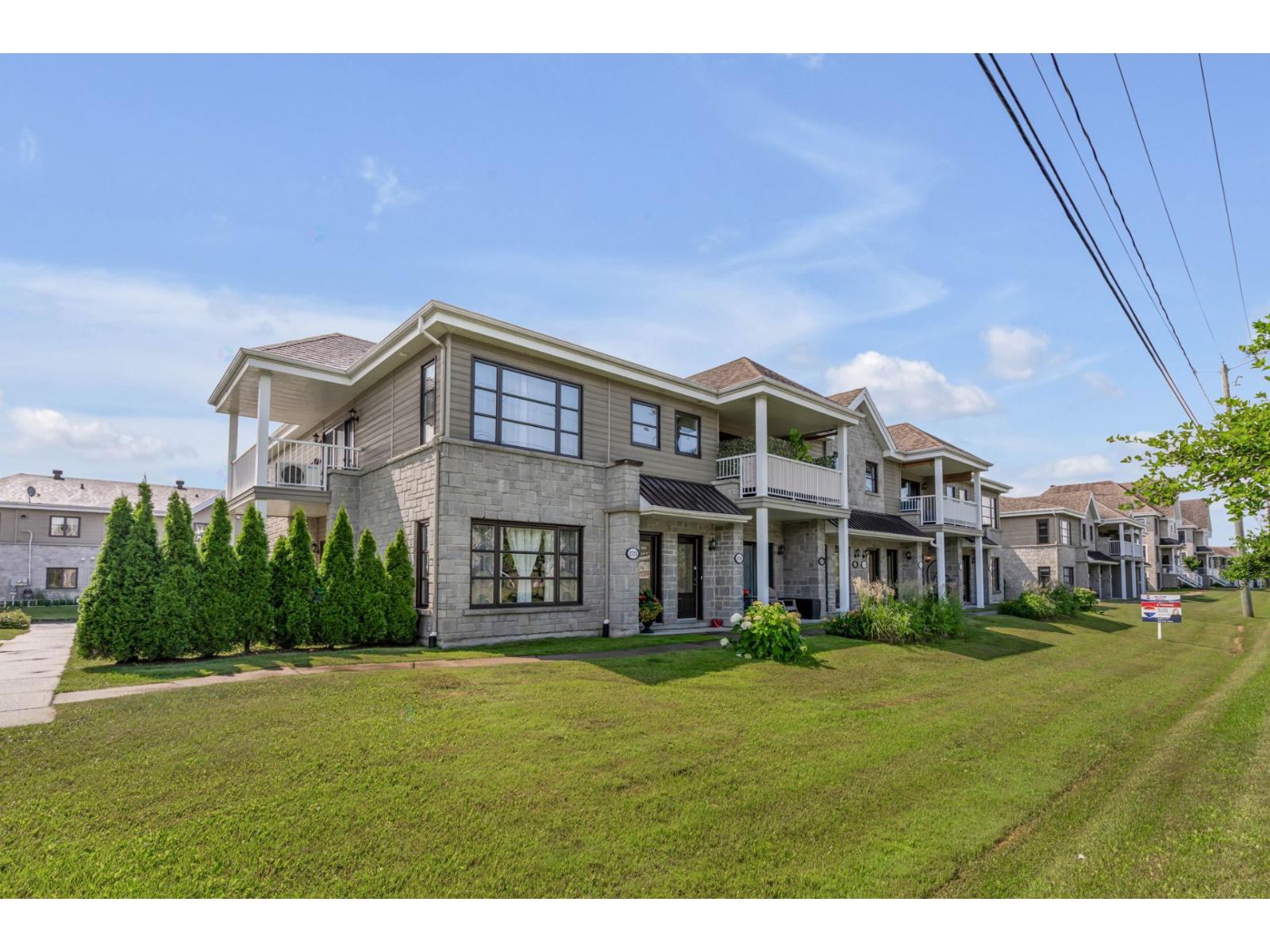 2729 Av. Chauveau