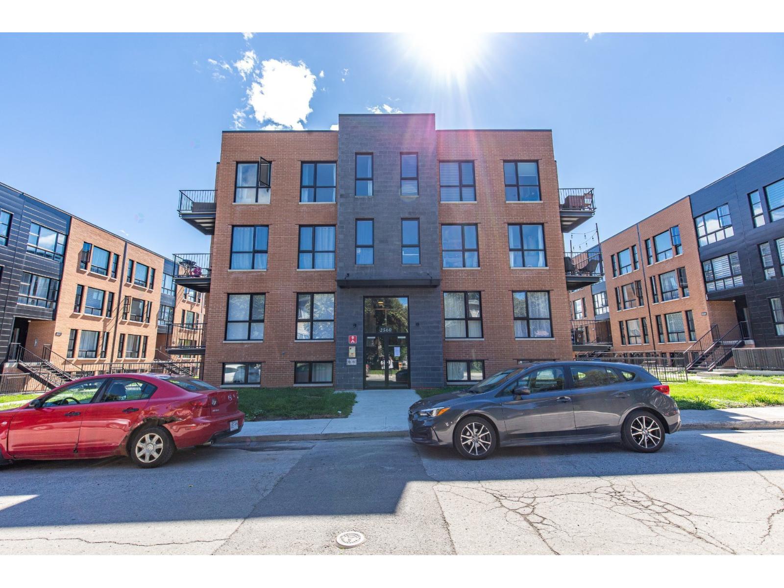 2560 Rue Bossuet