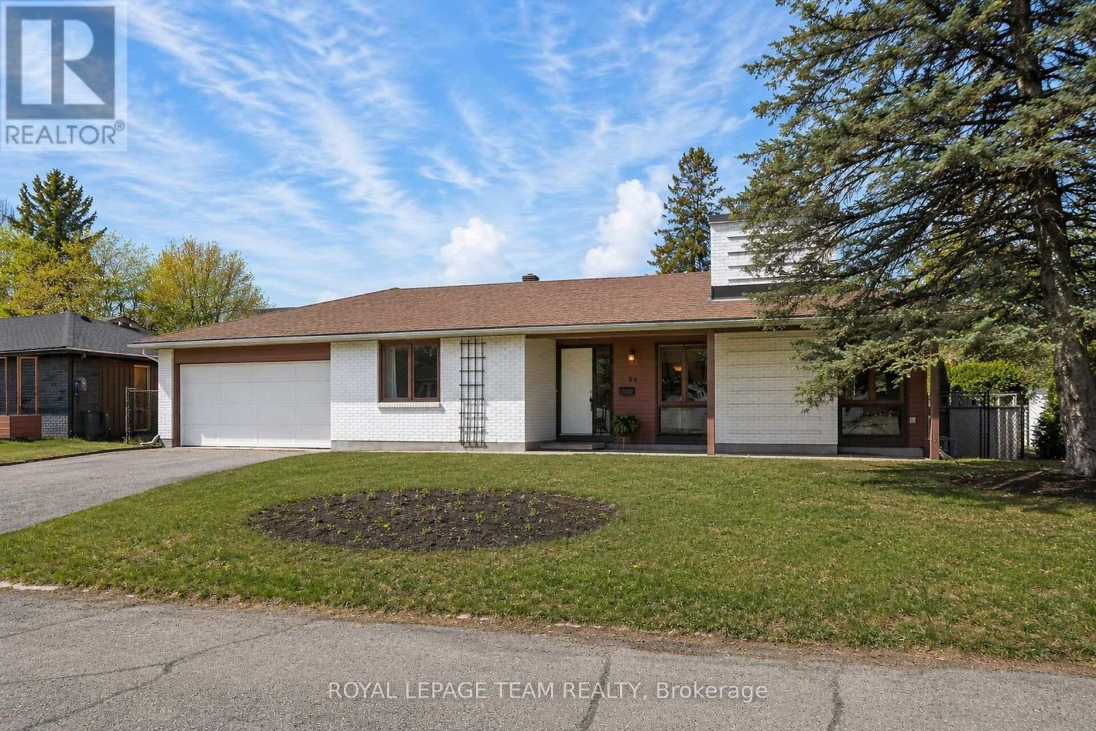 21 LINDHURST CRESCENT