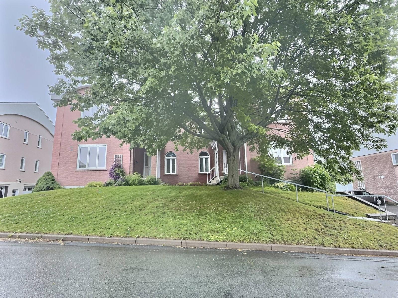 900-906 Rue Aubry