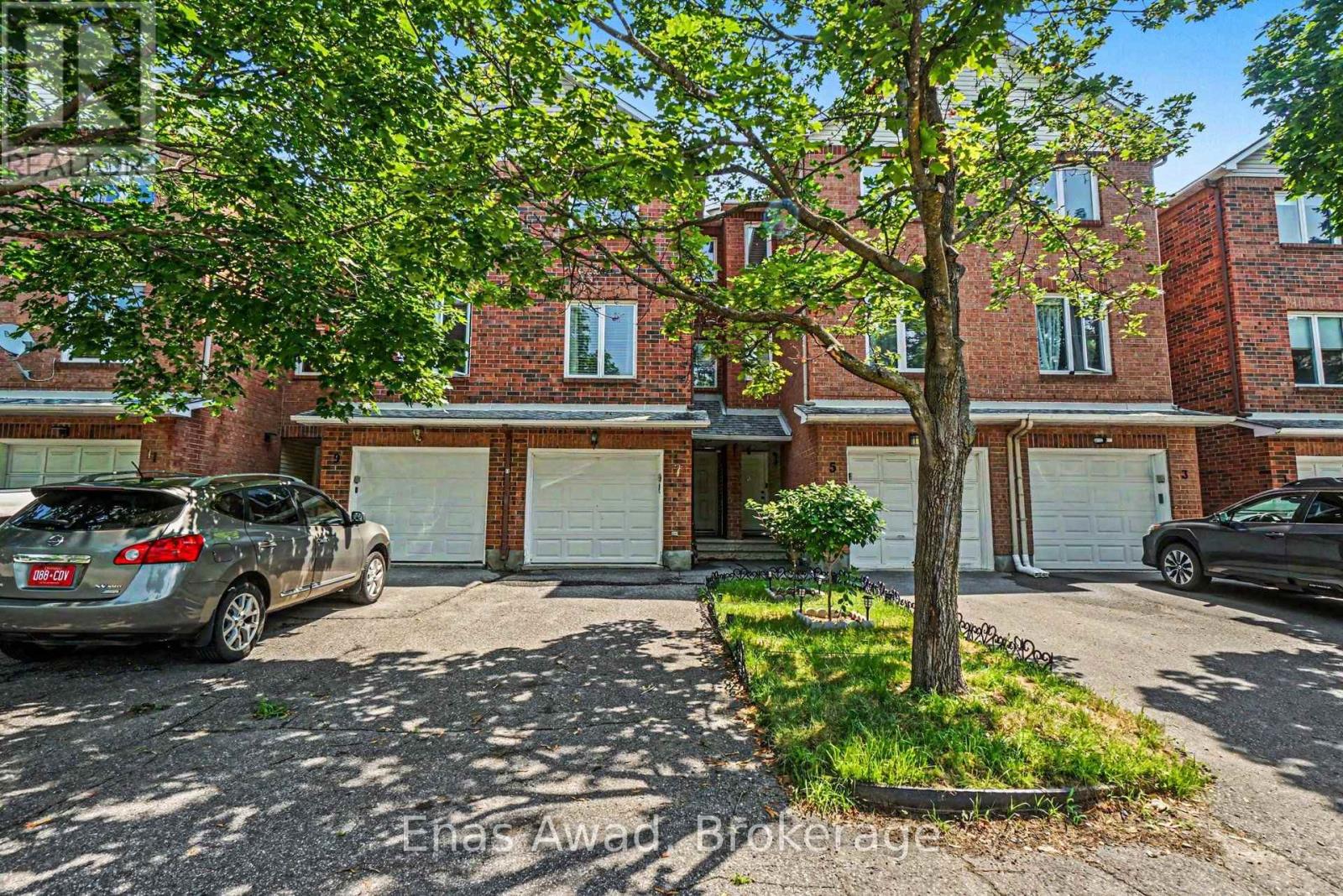 7 ROTHBURY CRESCENT